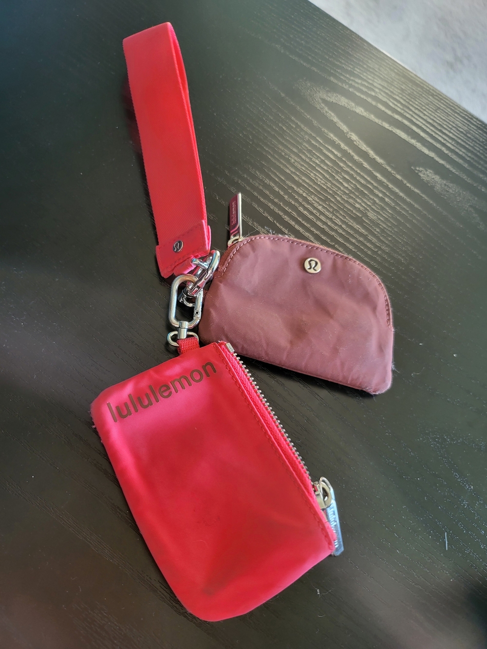 Dual Pouch Wristlet Sonic Pink/Pomegranate